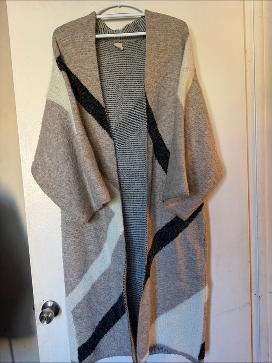 Akemi + Kin Sweaters - Akemi + Kin Anthropologie Abstract Fuzzy Knit Open Cardigan